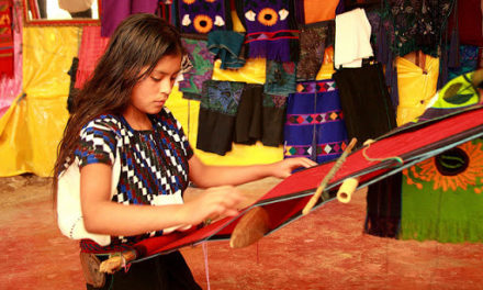 Artesanas del textil son un orgullo para México