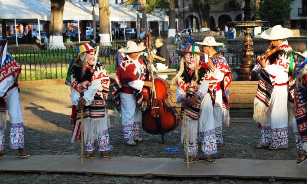Alegría, música y baile de Michoacán.