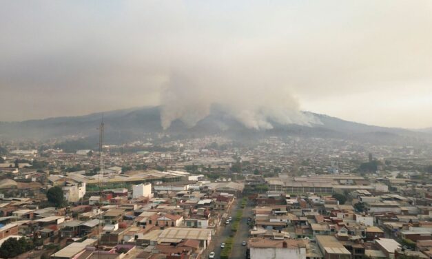 Imparables los incendios en Uruapan.