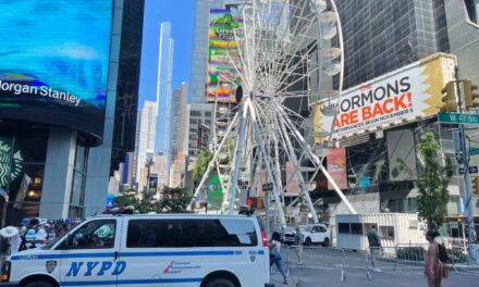 Monumental Rueda de la Fortuna en el Times Square