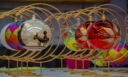 Compras navideñas: La Feria de la Esfera en Tlalpujahua, una Oportunidad para Encontrar Regalos Únicos