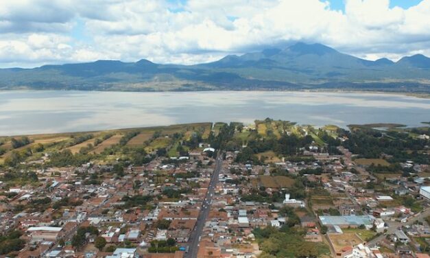 Visita Tzintzuntzan: Tesoro histórico a orillas del lago de Pátzcuaro