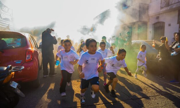 El Jardín de Niños Melchor Ocampo celebra su 63 aniversario con una carrera atlética de colores